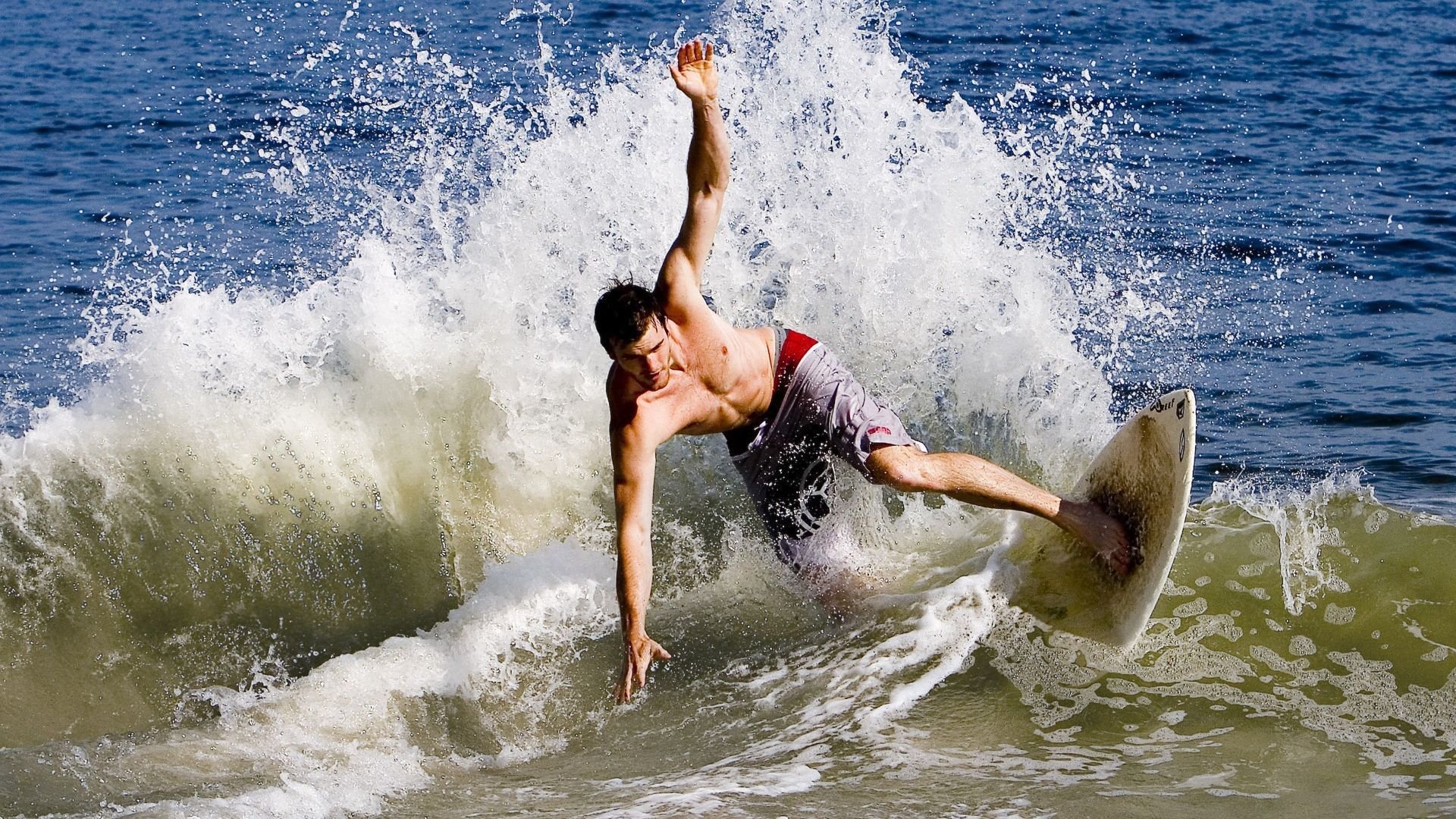 德天空:弗里克可能赛季后离开巴萨,球员态度不满,弗里克球员时代成绩