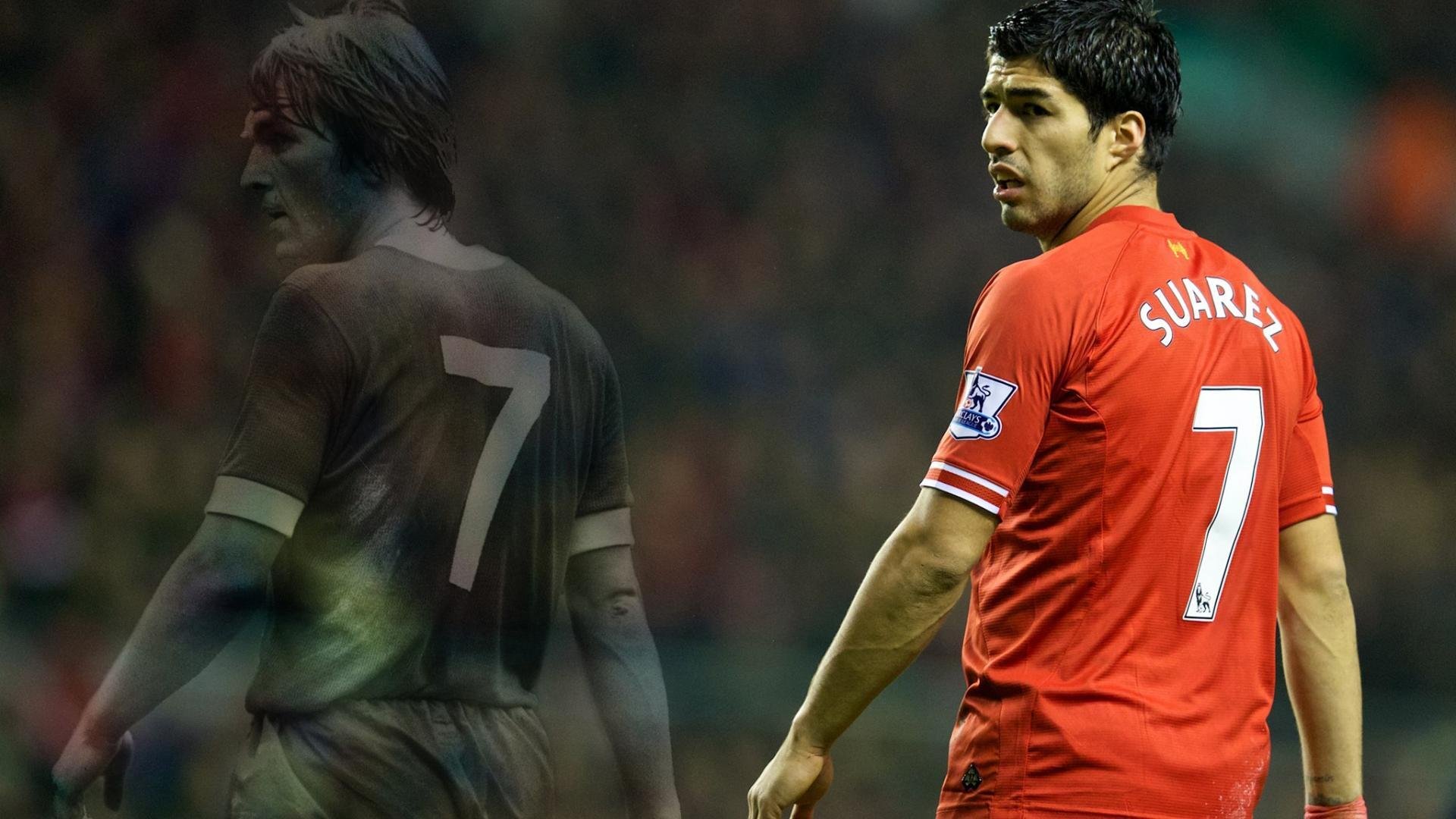 球员在欧冠赛场上凭借默契配合完成精彩配合得分，欧冠参加队伍